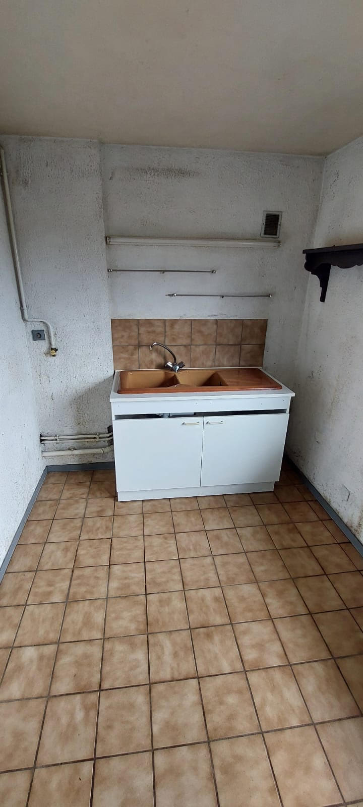 Après : Cuisine encombrée