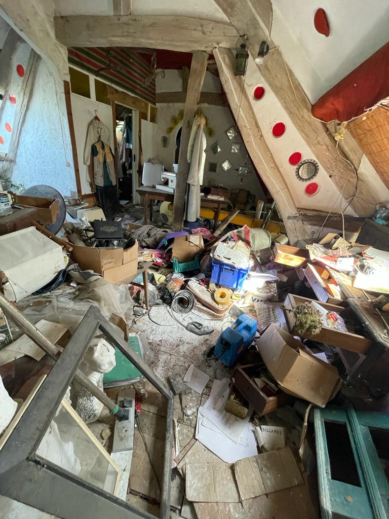 Avant : Grenier avec poutres